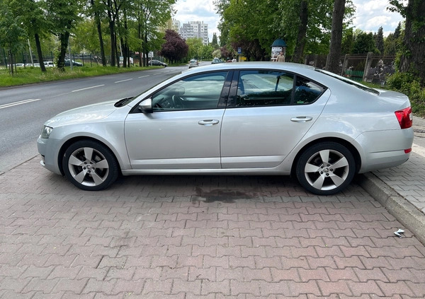 Skoda Octavia cena 40000 przebieg: 247000, rok produkcji 2015 z Katowice małe 154